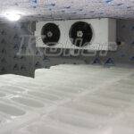 refrigerador con mucho hielo dentro