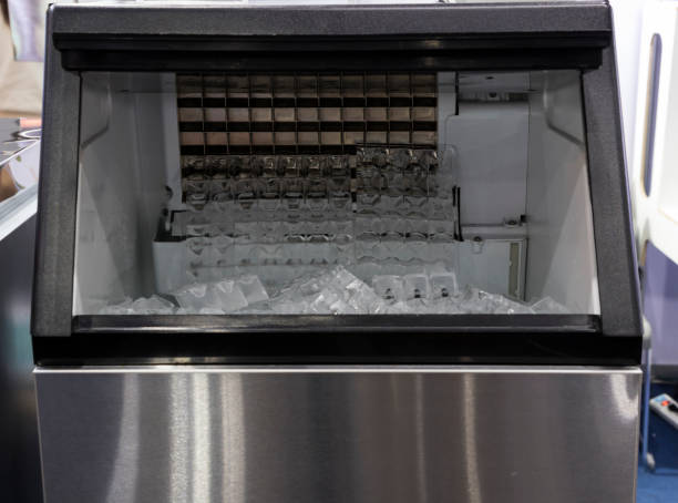 cube ice in ice making machine ; close up