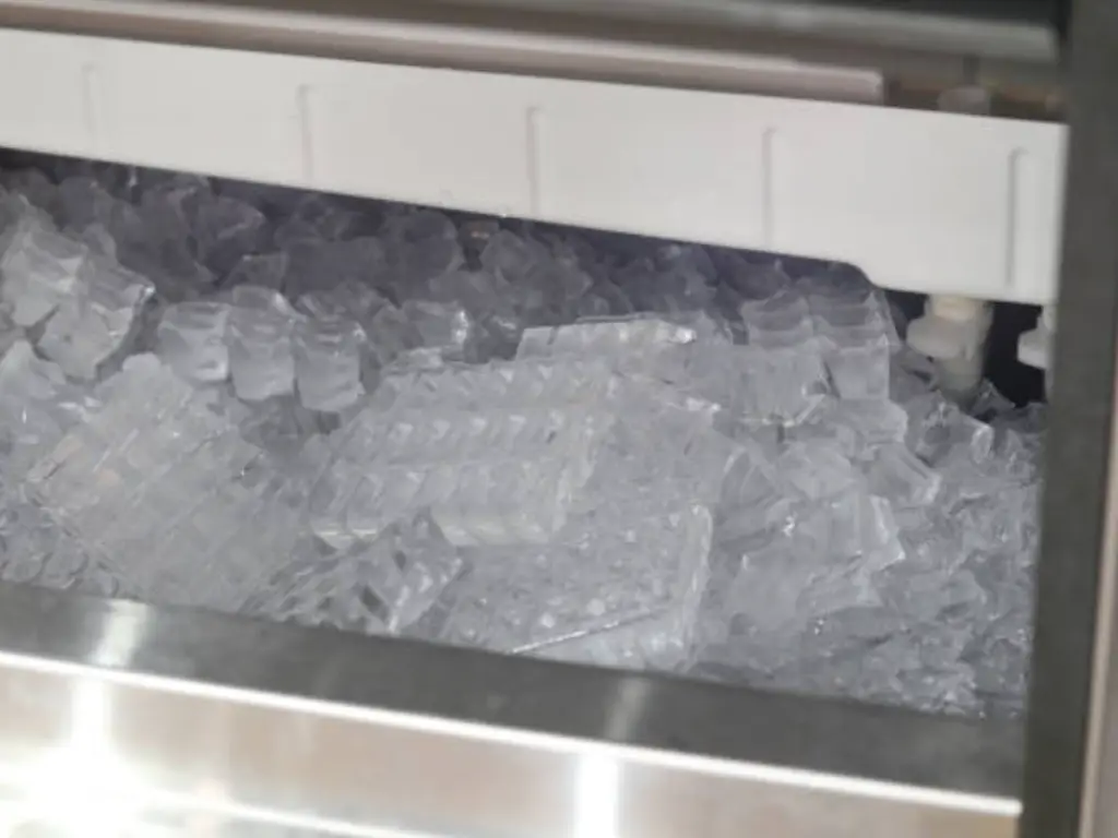商業用製氷機はどのように機能しますか