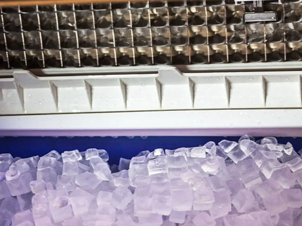 Cube Ice Machine vs Tube Ice Machine cover